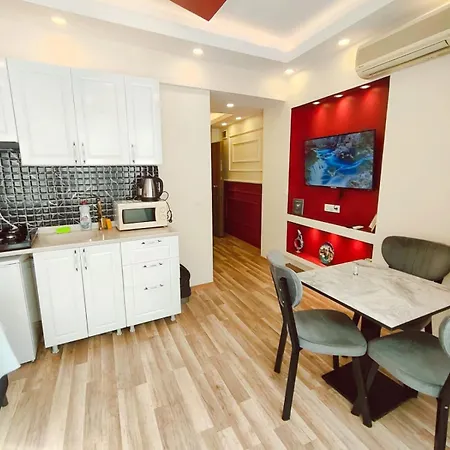 Valentina איסטמבול